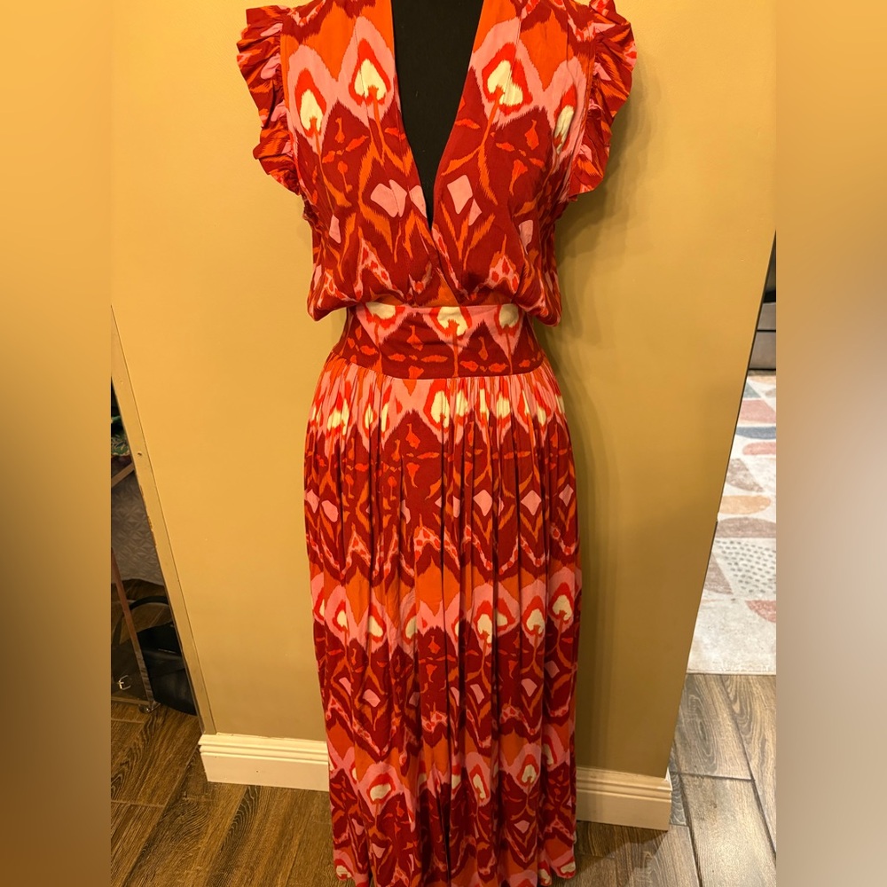 Elegant Red Patterned Maxi Dress by Feather&Find Size Small